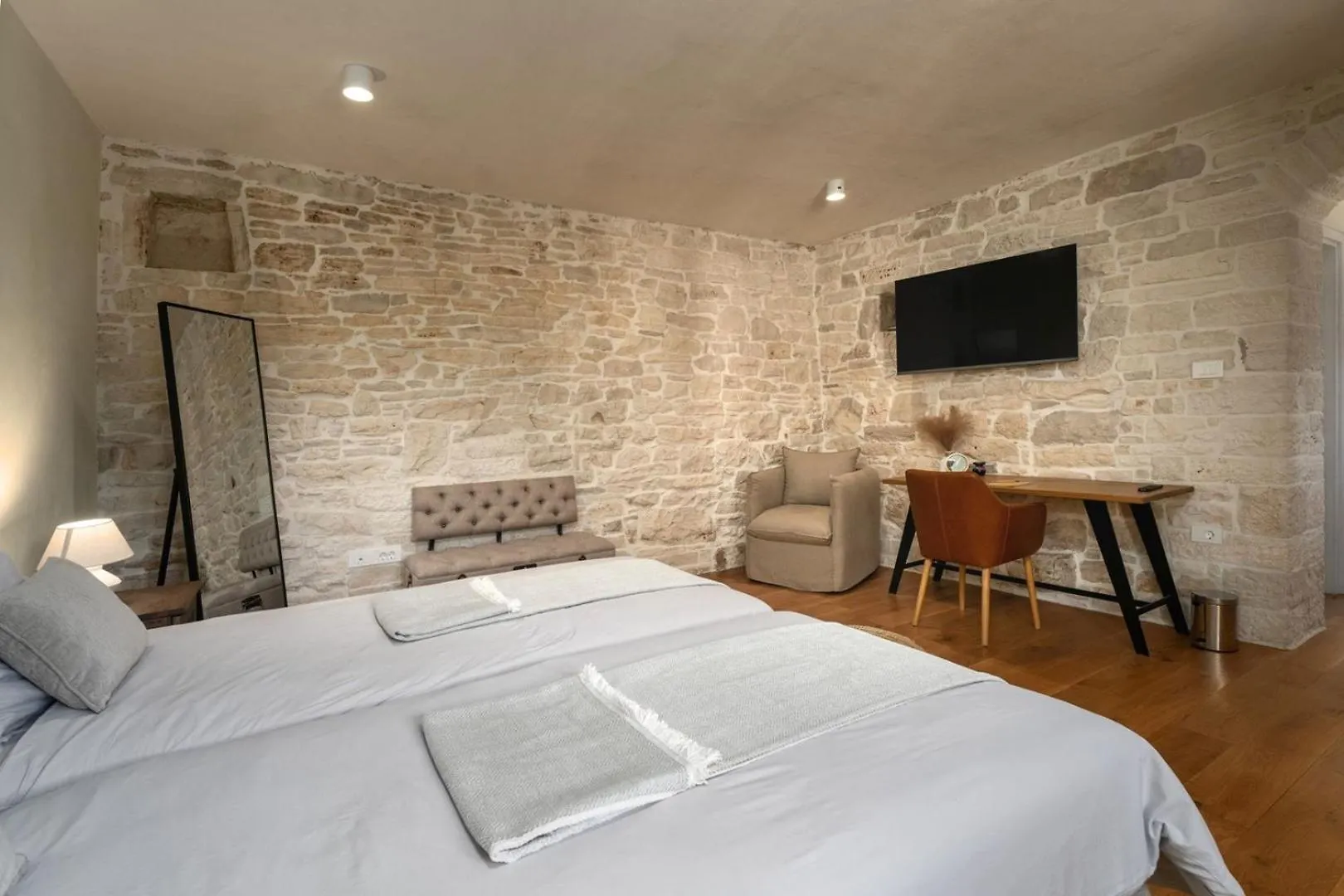 Villa Paladnjaki Zminj 0*,  Croatia