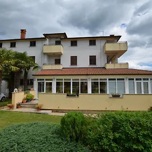  Appartamento Zminj Apartments